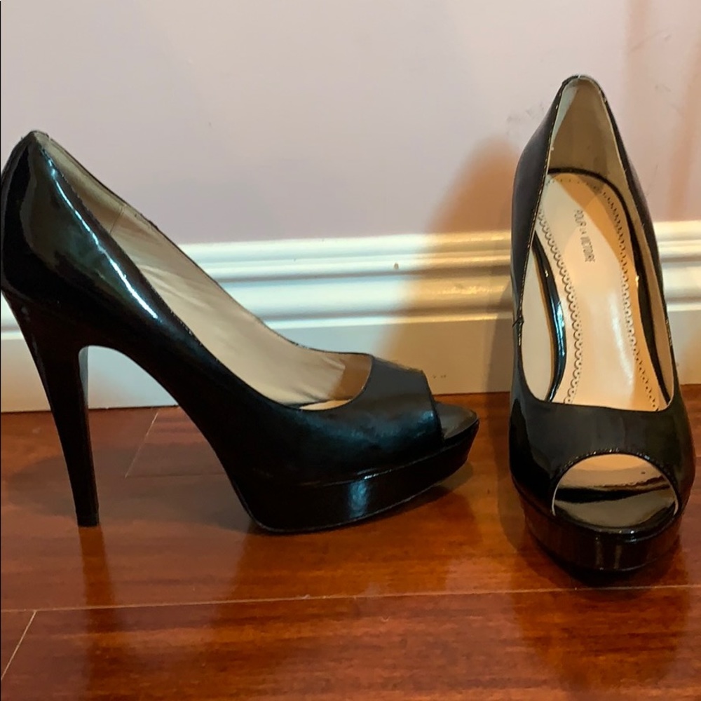 Leather Pour La Victorie heels